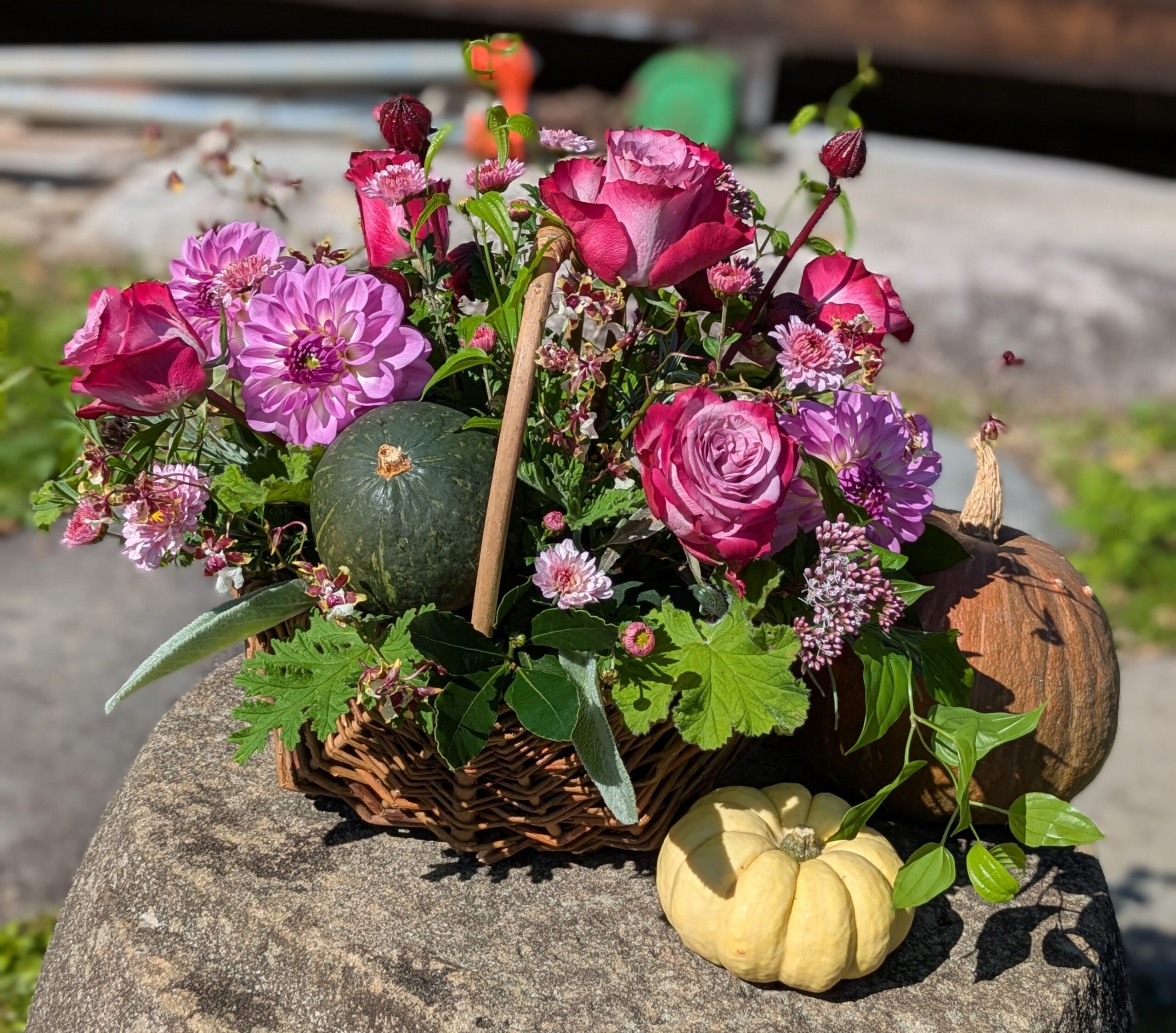 2025年ハロウィンアレンジメントのレッスンを行いました！